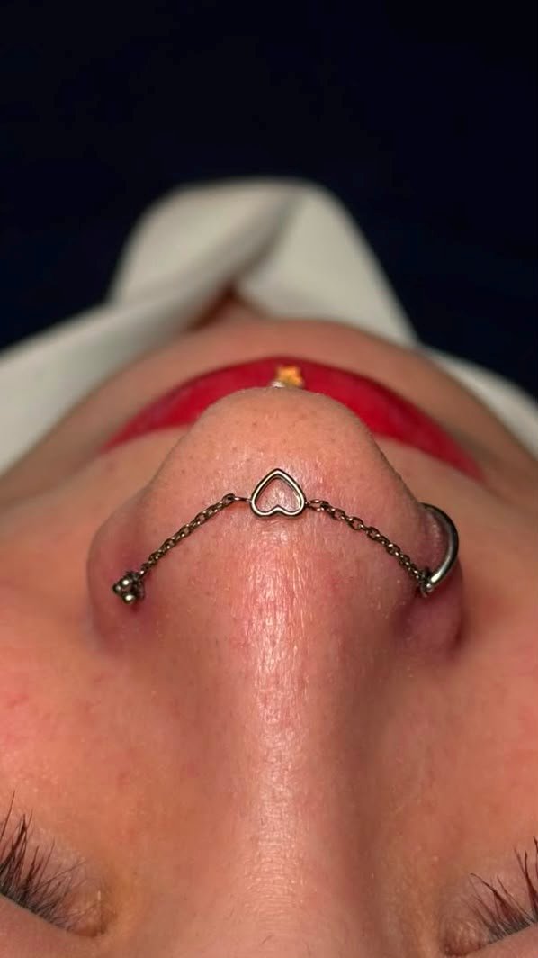 Piercing de Kalli — Studio Vidal Araçatuba 1