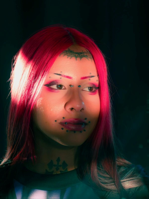 Kalli — Body piercer no Studio Vidal